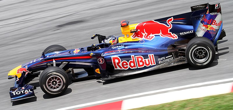 Datei:Sebastian Vettel 2010 Malaysia 2nd Free Practice.jpg