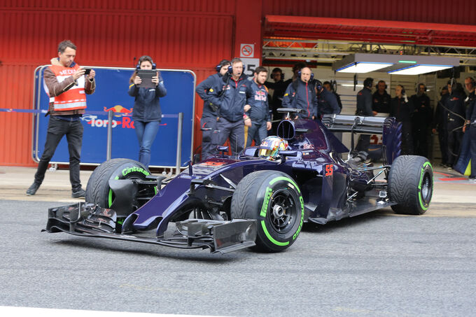 Carlos-Sainz-Toro-Rosso-Formel-1-Test-Barcelona-22-Februar-2016-fotoshowImage-64eed2d2-928488.jpg